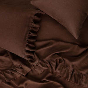 Society Of Wanderers Ruffle Flat Sheet | Chocolate
