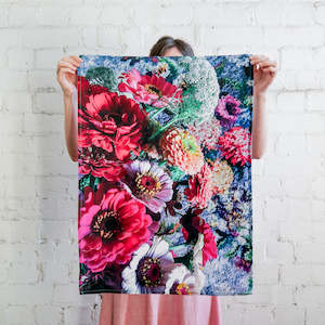 Kitchen Pantry: Small Acorns Tea Towel | Zinnias