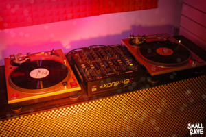 TECHNICS SL-1200 MK5 TURNTABLE FULL PACKAGE