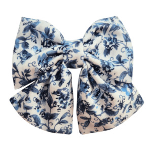 Products: Mini Hair Bow ‘Olivia’