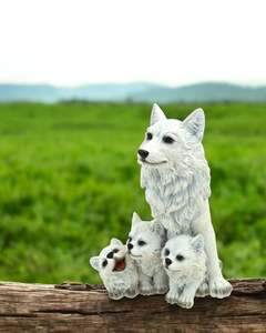 Dogs: Mother Wolf with Pups Figurines