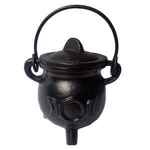 Cauldrons: Aluminum Cauldron With Lid NEW!