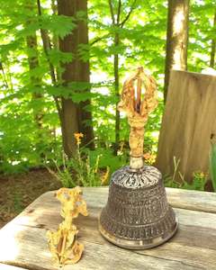 Singing Bowls: Tibetan bell with Dorje