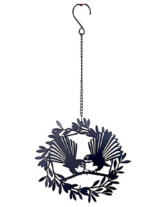 Metal Hanging Wreath Fantails
