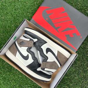 The Vault 1: JORDAN 1 HIGH "DARK MOCHA" - PRELOVED PAIR (MENS US10)