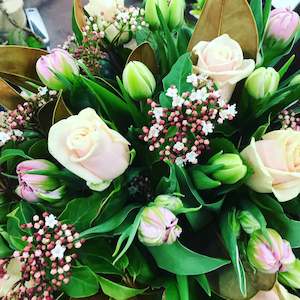 Romanticflowers: Florist Choice of Flowers - Pale Colours