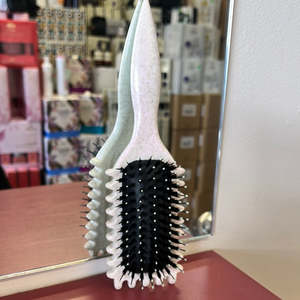 Clever Curl: Curly Hair Brush Styling