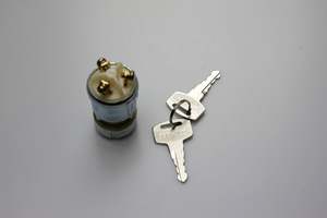 4 Stroke Electrics: Universal Replacement Ignition Switch (4T032)