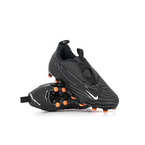Nike Boots: Nike Junior Phantom GX Academy Football Boot