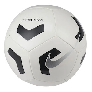 Footballs: Nike Pitch Training Football