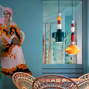 Frontpage: Lariat Medium Pendant