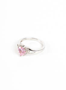 Jewels: Surrounded Heart Ring