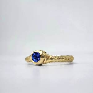 All Jewellery: Sandcast Ring GOLD 3mm with Gemstone