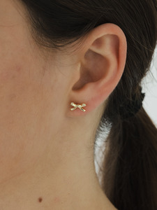 Excl Non Sophie Items: Bow Studs