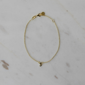 Little Letter Bracelet Gold