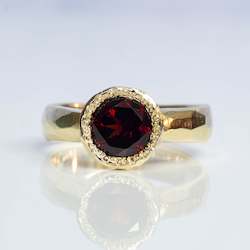 Engagement: Eluo Ring - 9ct Yellow Gold with Red Garnet