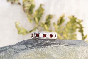 Rubens Ring - Sterling Silver with Garnets