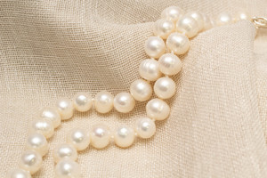 Off-Round Pearl Necklace - 8-9mm - White