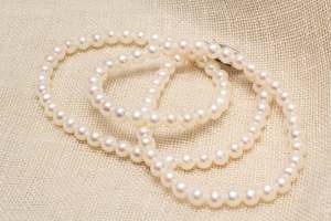 Round Pearl Necklace - 4-4.5mm - White