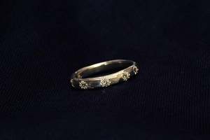 Narrow Terra Band with Grey-Green Sapphires - Sterling Silver