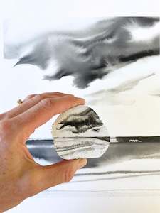 Gifts: Mini Presence II kanuka round - original