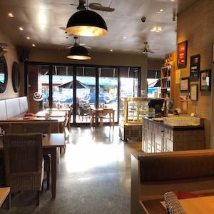 Central North Island: Piccolo Licensed Cafe - Taupo