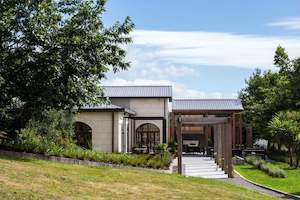 Wairarapa: Luna - Martinborough