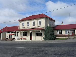 Southland: Waikaka Hotel  - Waikaka