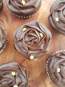 Curls & Cakes - Wanaka