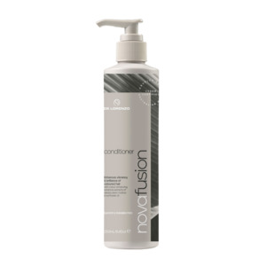De Lorenzo: De Lorenzo Novafusion Conditioner 250ml