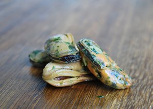 Products: Flavoured Smoked Mussels - Southern Seafood