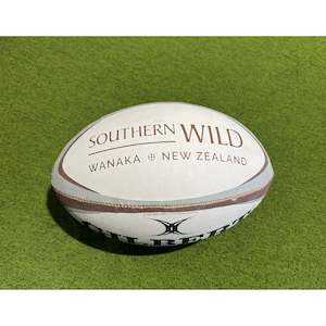 Balls: GILBERT SOUTHERN WILD LOGO RUGBY BALL