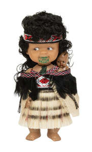 Gifts: Wahine Doll With Feather Cloak And Baby 20cm #30
