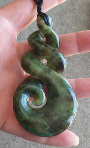 NZ Greenstone X-Large Quadruple Twist with Koru - 90mm #95D
