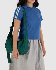 Female Christmas Gift Guide: Baggu Medium Crescent Bag 47" Strap