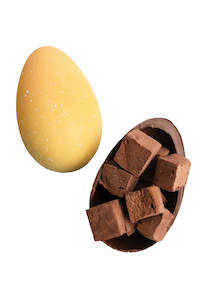 Table Kitchen: House Of Chocolate - Milk Chocolate Egg with Chocolate Marshmallows