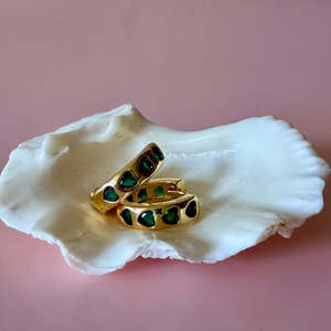 Green Glass Heart Hugges