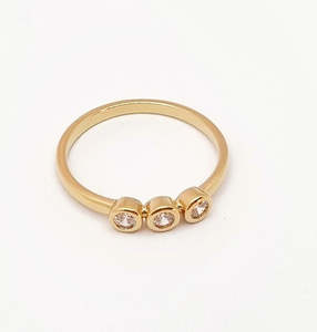 Valentines Day: 18K Gold Tois Zircone Cubique Ring