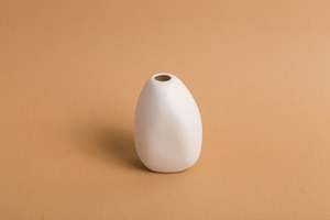 Gifts Under 30: Harmie Vase - White Pipi