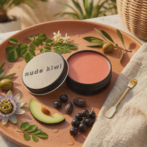 Natural Bodycare: Moisture Lock Lip Balm 15gr - Peach & Raspberry