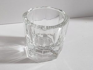 Glass dampen dish for syringing gel into - Sparkle White