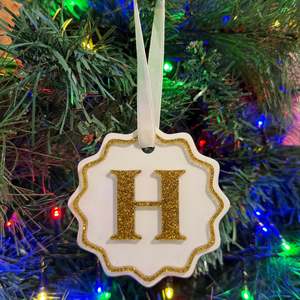 Christmas: Personalised Initial Scalloped Christmas Ornament