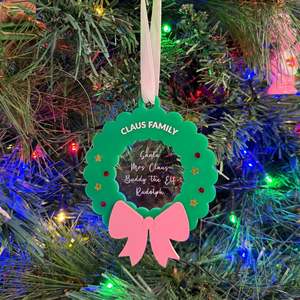 Christmas: Personalised Family Wreath Ornament