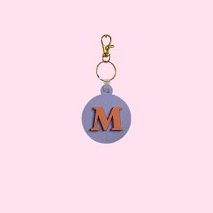 Accessories: Letter on Circle Bag Tag