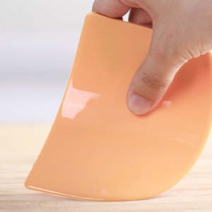 Extras: Flexible bowl scraper
