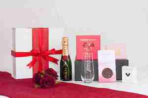 Products: I Got You Babe Gift Box with Personalised Engraved Champagne Flute