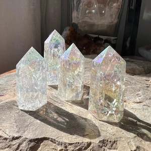 Towers Points: Angel Aura Cracked Quartz Point