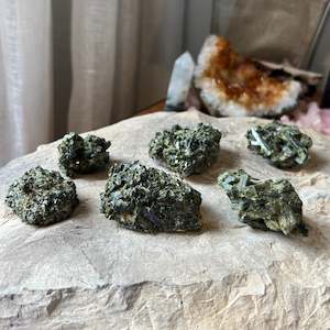 Slabs Freeforms: Green Tourmaline - Specimen