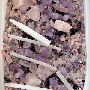 Mystery Boxes: Crystal Confetti - Love Mix