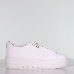 Sneakers: Minx Kerri White